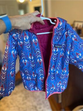 Patagonia Kids Reversible Blue & Pink Patterned Insulated Hooded Puffer Jacket